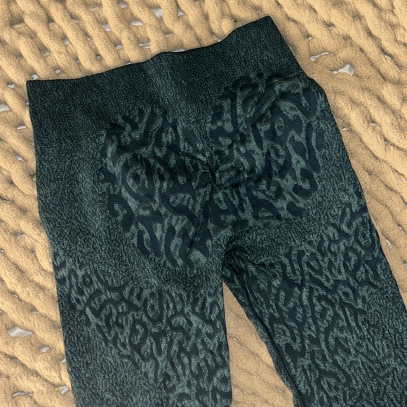 Gymshark Adapt Animal Seamless Leggings - Picture 5 of 5